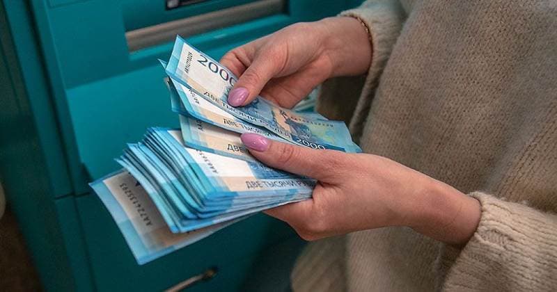 Обычные россияне помогают мошенникам? Как работает новая схема